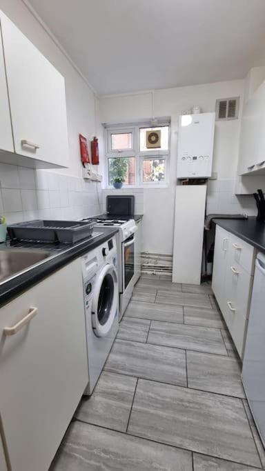 2 Bedroom Apartment In Kennington London Eksteriør billede
