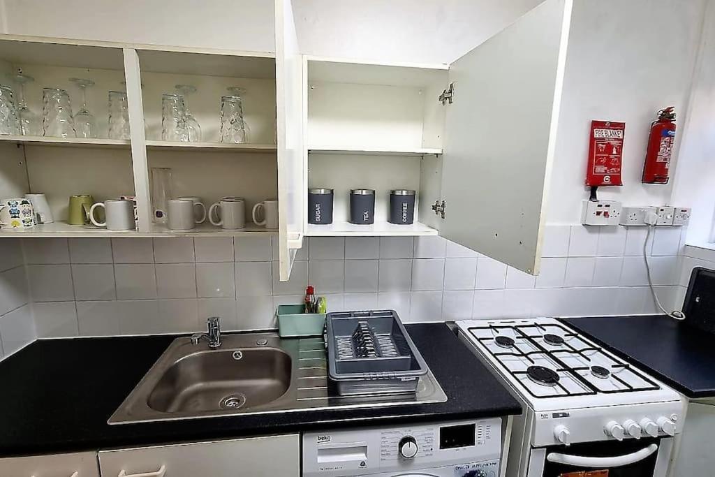 2 Bedroom Apartment In Kennington London Eksteriør billede